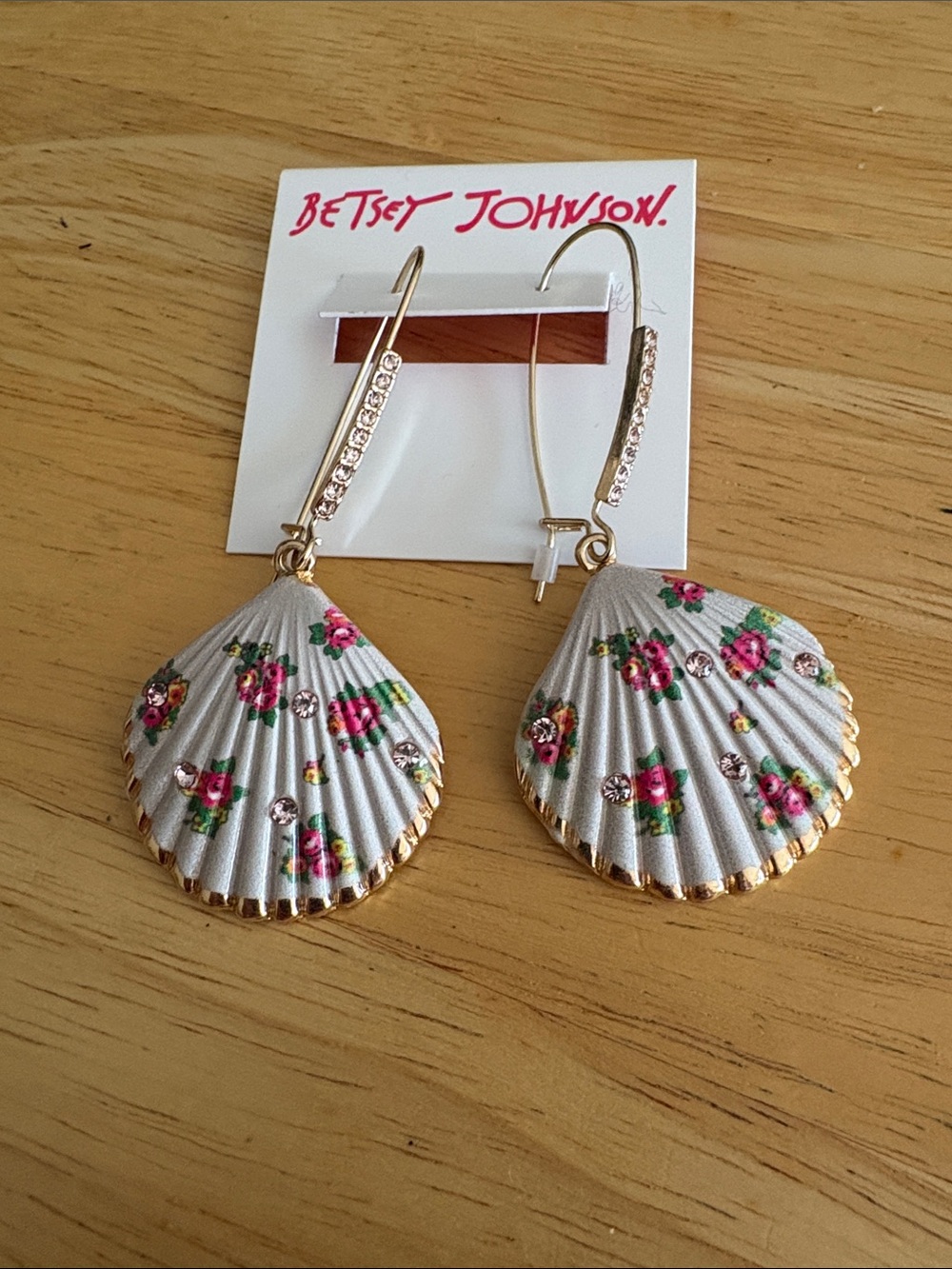 0174)Betsey Johnson White Shell Floral Drop Earrings with Pink and Green Accents